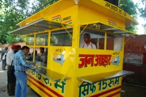 2716.Jan-Ahar-Van-to-serve-food-only-for-15-Rupees-in-Delhi
